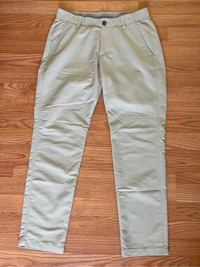 Under Armour Men's Golf Pants in Light Khaki